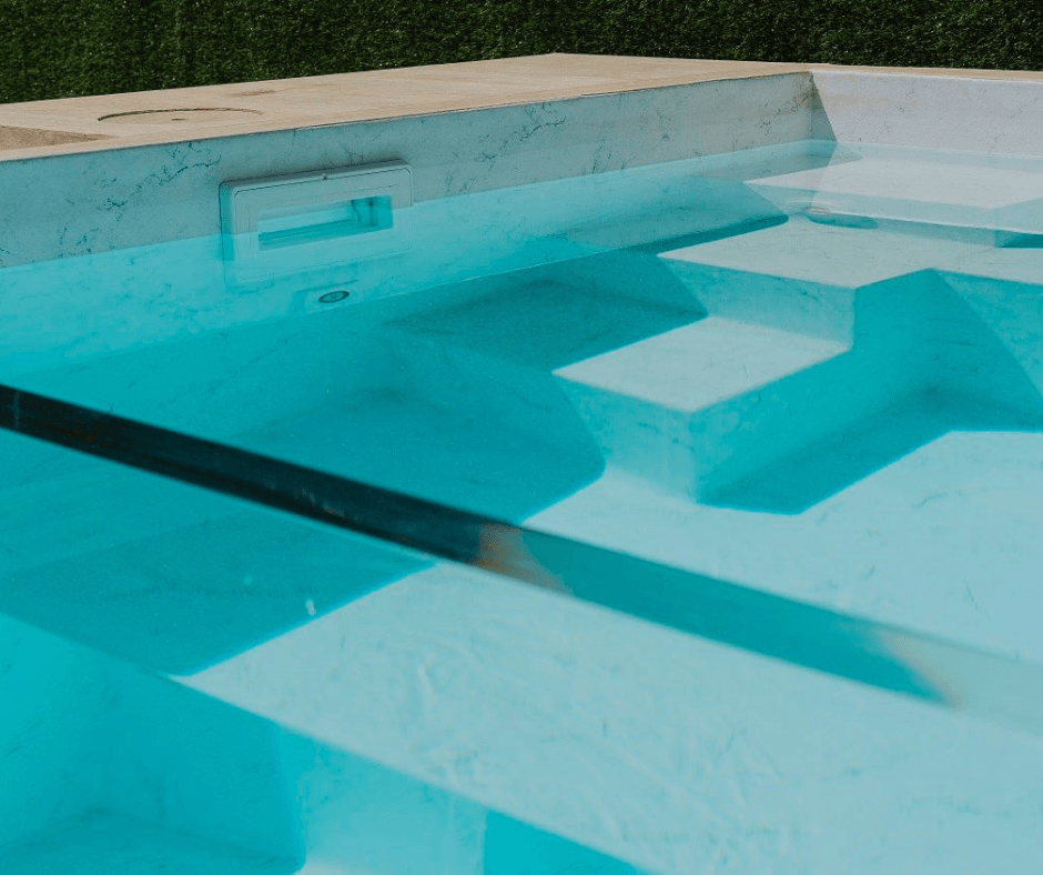 Compact Pool: Piscina Elevada de Acero Compacta